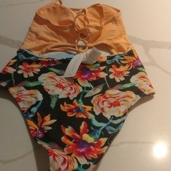 Floral Print Halter One Piece Swimsuit Size M retro look - Picture 4 of 4
